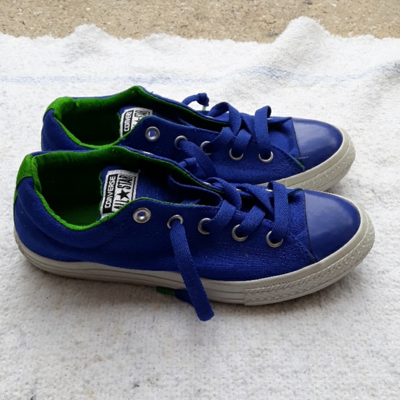 Converse boys shoe size 4 - Picture 2 of 7